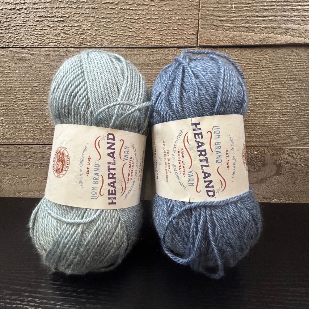 Lion Brand Heartland Yarn Lot 2 Skeins Acrylic, Voyageurs & Carlsbad Caverns